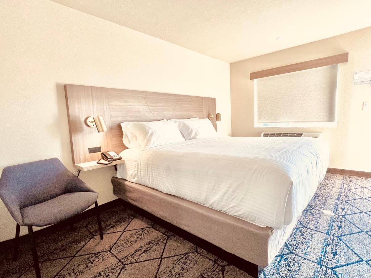 Ramada By Wyndham Modesto Yosemite Area Hotel Eksteriør billede