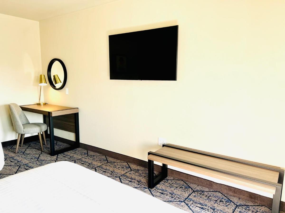 Ramada By Wyndham Modesto Yosemite Area Hotel Eksteriør billede