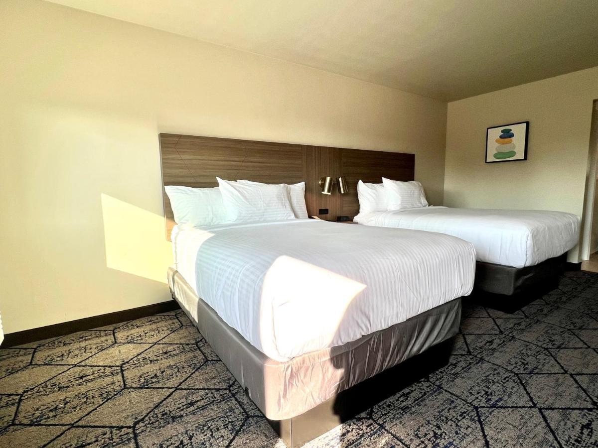 Ramada By Wyndham Modesto Yosemite Area Hotel Eksteriør billede