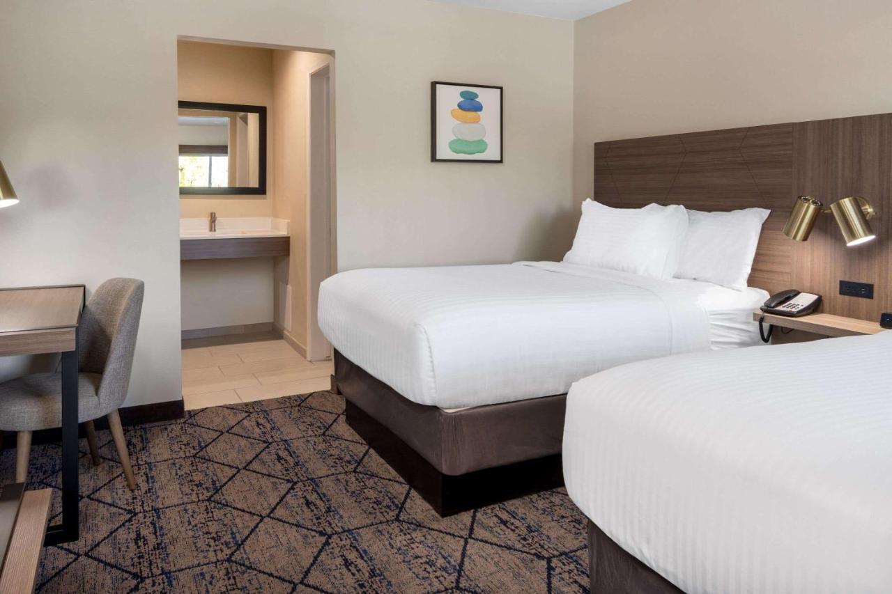 Ramada By Wyndham Modesto Yosemite Area Hotel Eksteriør billede