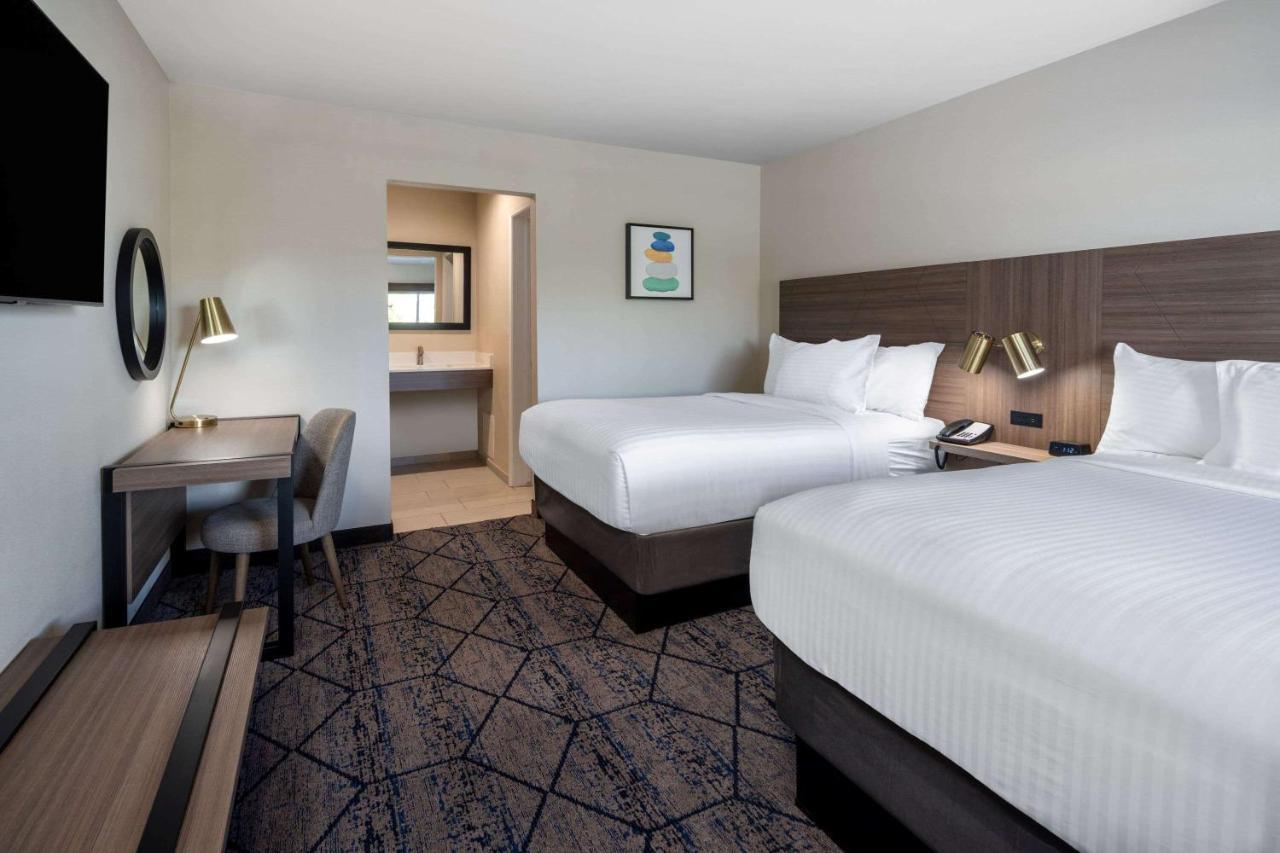 Ramada By Wyndham Modesto Yosemite Area Hotel Eksteriør billede