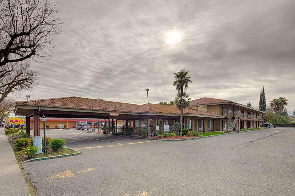 Ramada By Wyndham Modesto Yosemite Area Hotel Eksteriør billede